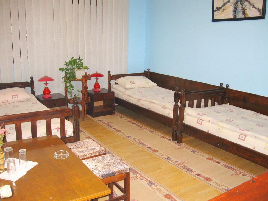 Amfora Rooms Caribrod Dimitrovgrad Kamer foto