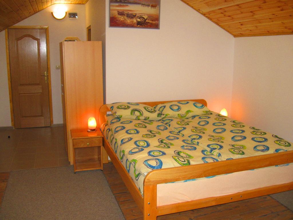 Amfora Rooms Caribrod Dimitrovgrad Kamer foto