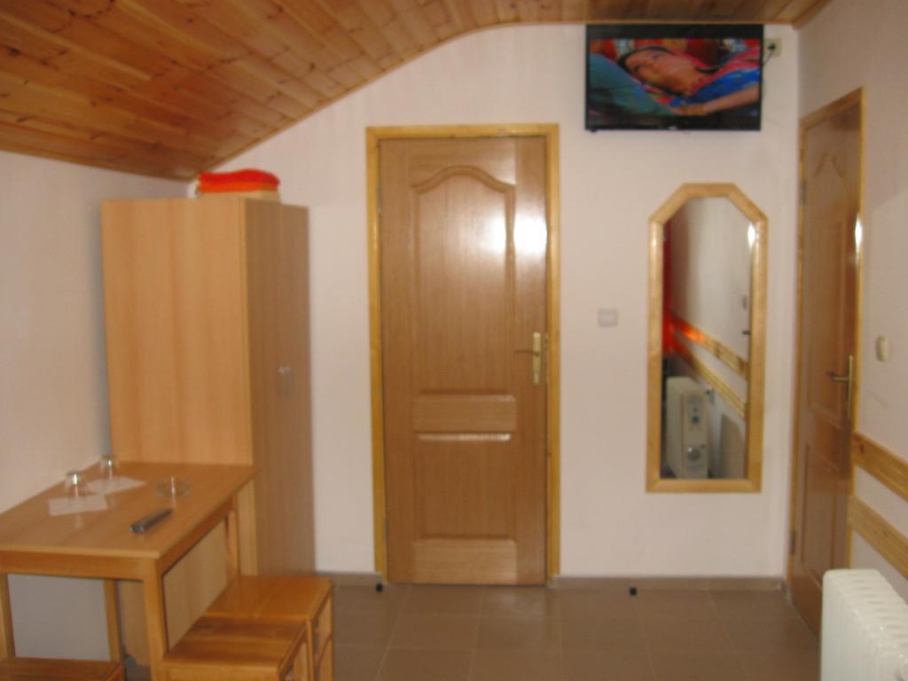 Amfora Rooms Caribrod Dimitrovgrad Buitenkant foto