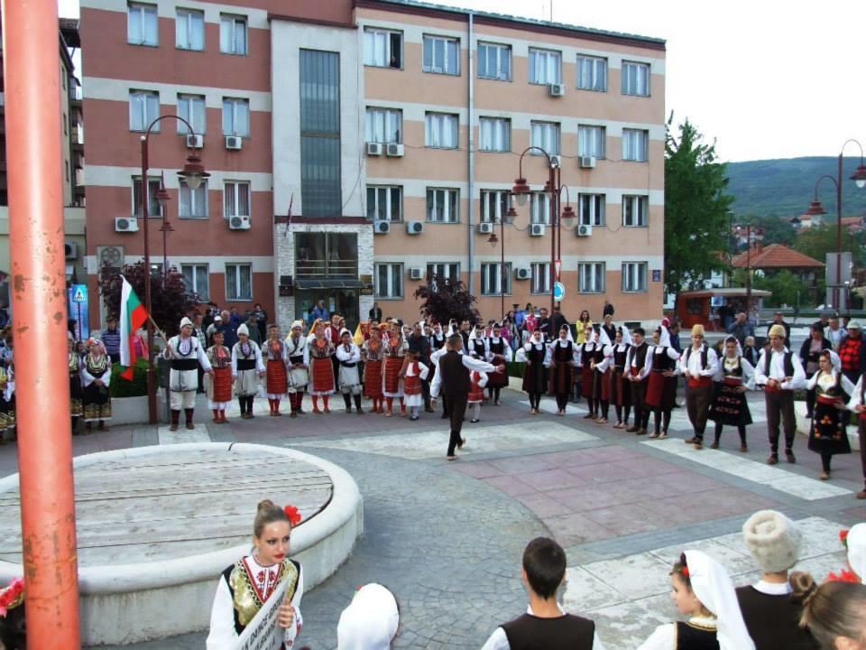 Amfora Rooms Caribrod Dimitrovgrad Buitenkant foto