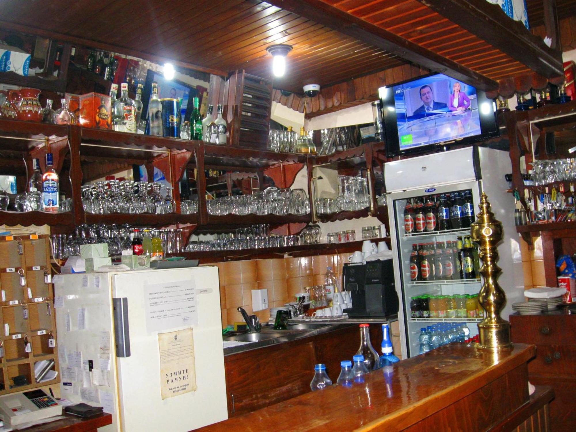 Amfora Rooms Caribrod Dimitrovgrad Buitenkant foto